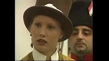 play Il vero amore di tutta la vita di Napoleone Josephine non è stato in grado di dargli erede così ha dovuto divorziare con lei e sposarsi con la principessa austriaca maria louisa