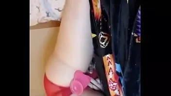 play Maeflower420 退屈で急いでいるが非常に角質