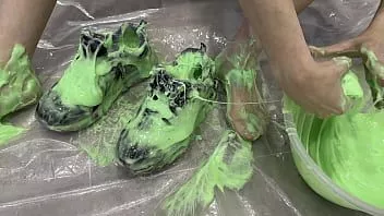play Trashing sneakers (trainers) with super sticky slime