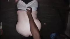 Jouer Black BBW Latina Maria devient coquine avec la BBC en levrette