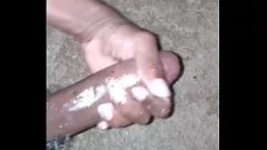 play Azgın Solo Oğlan Doğrulama Videosunda Büyük Islak Dick'ini Geriye Çekiyor