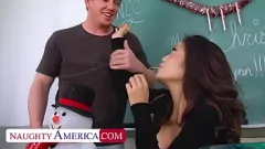 play Petite asiatique Kaiya Lynn se déchaîne pour le bonus de Noël: profonde rempli de cums et légende du cul