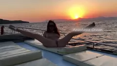 play Yaramaz sarışın sergici kendini bir tekne partisinde zevk alıyor