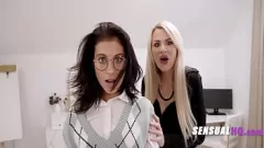 Redare Lesbienii brunete se ridică la căldură: pasiune senzuală și căderi de păsărică
