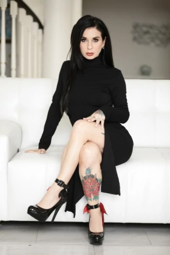 Star du porno Joanna Angel